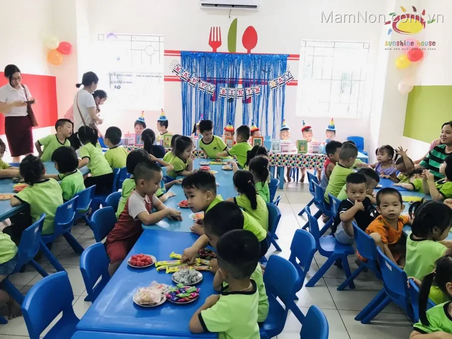 Trường mầm non Song Ngữ Ngôi nhà Ánh Sáng ( Sunshine House International Kindergarten )