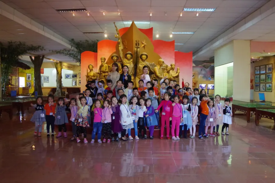 Trường mầm non Hoa Ban Trắng