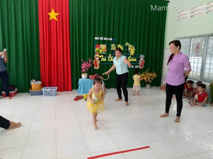Trường nhà trẻ Hoa Lan