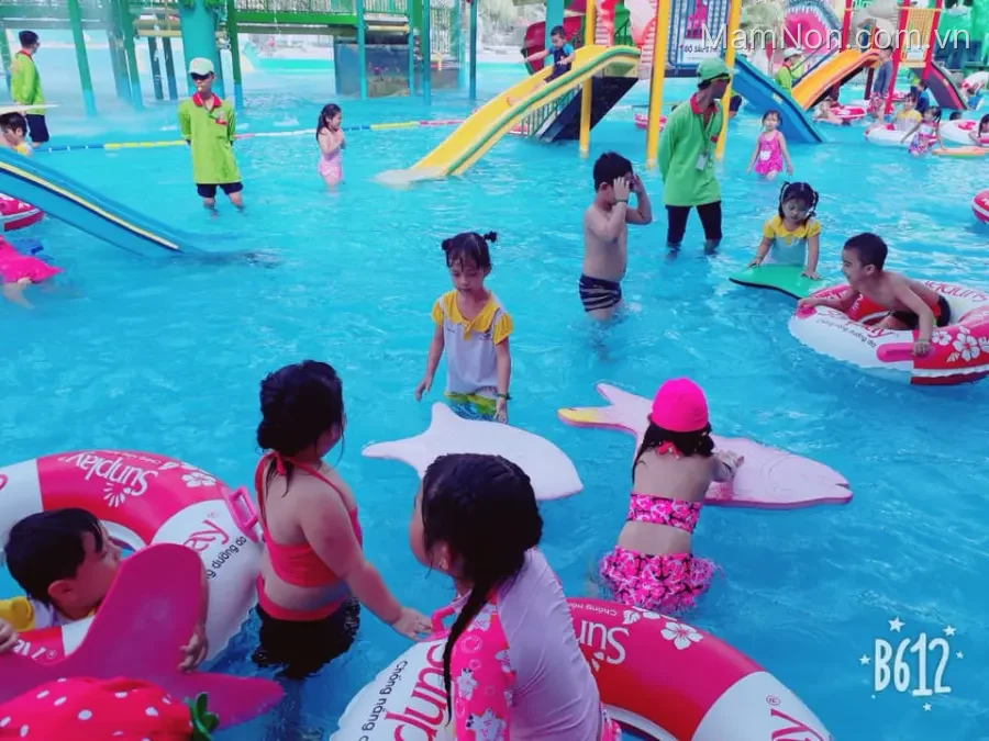 Trường mầm non Hoa Hồng