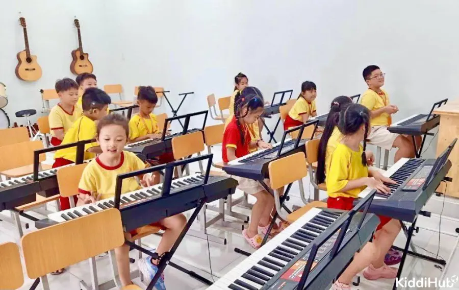 Trường Tiểu Học - THCS - THPT Nam Việt CS6