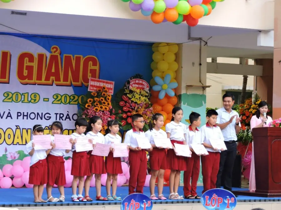 Trường Tiểu học Bình Tân