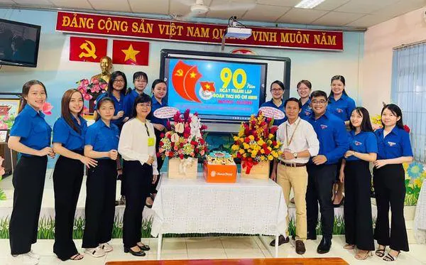 Trường Tiểu học Trần Bình Trọng