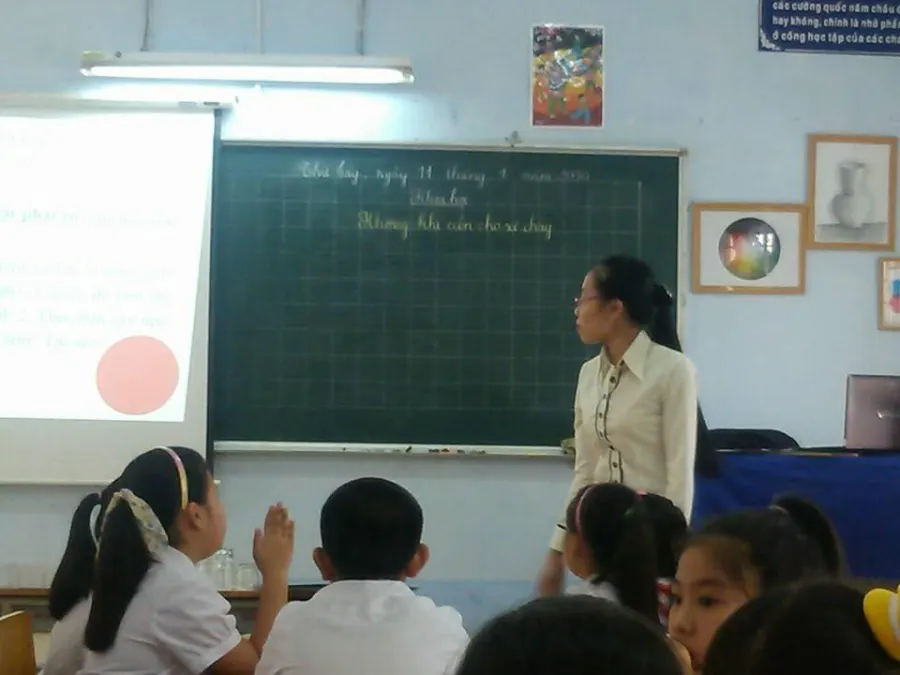 Trường Tiểu Học Lê Thị Hồng Gấm
