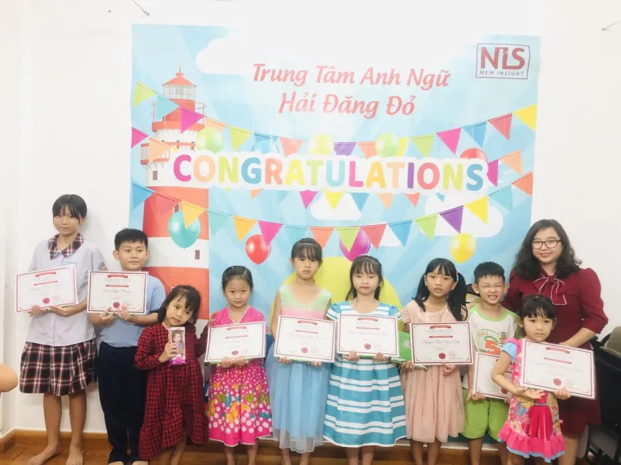 New Insight Junior - Anh Ngữ Hải Đăng Đỏ