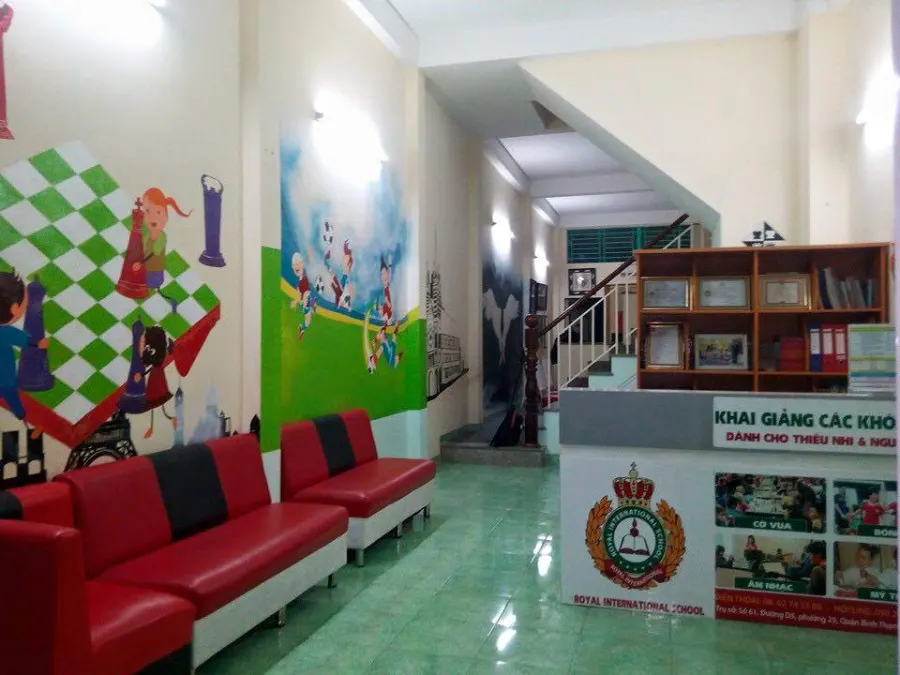 Trung Tâm Đào Tạo Âm Nhạc & Nghệ Thuật Hoàng Gia