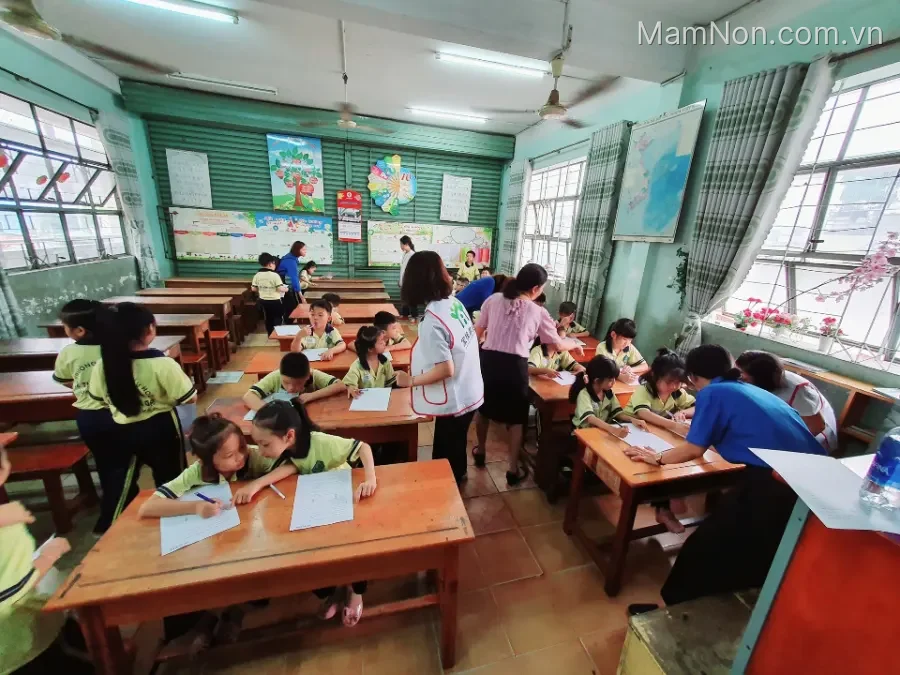 Trường Tiểu Học Lê Thị Hồng Gấm