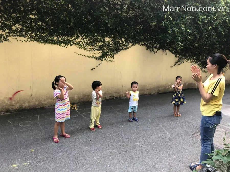 Trường mầm non Những Chú Ong Nhỏ ( Little Bees Preschool )