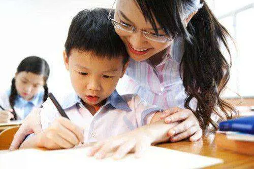 Trung Tâm Luyện Chữ Đẹp Ánh Dương